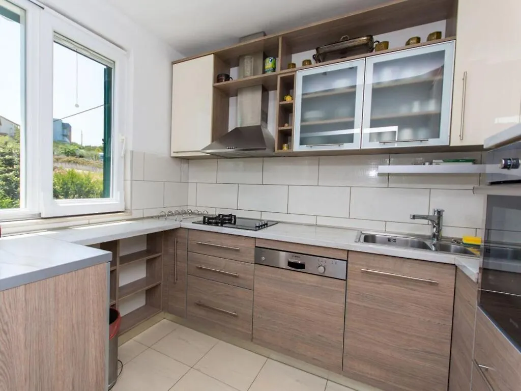 Apartment Villa Rosea 斯拉汀