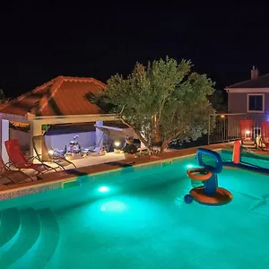 Apartament Zeljana, Slatine