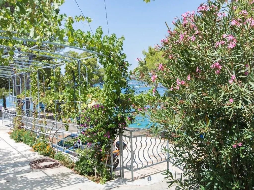 Apartment Villa Rosea Slatine Croatia
