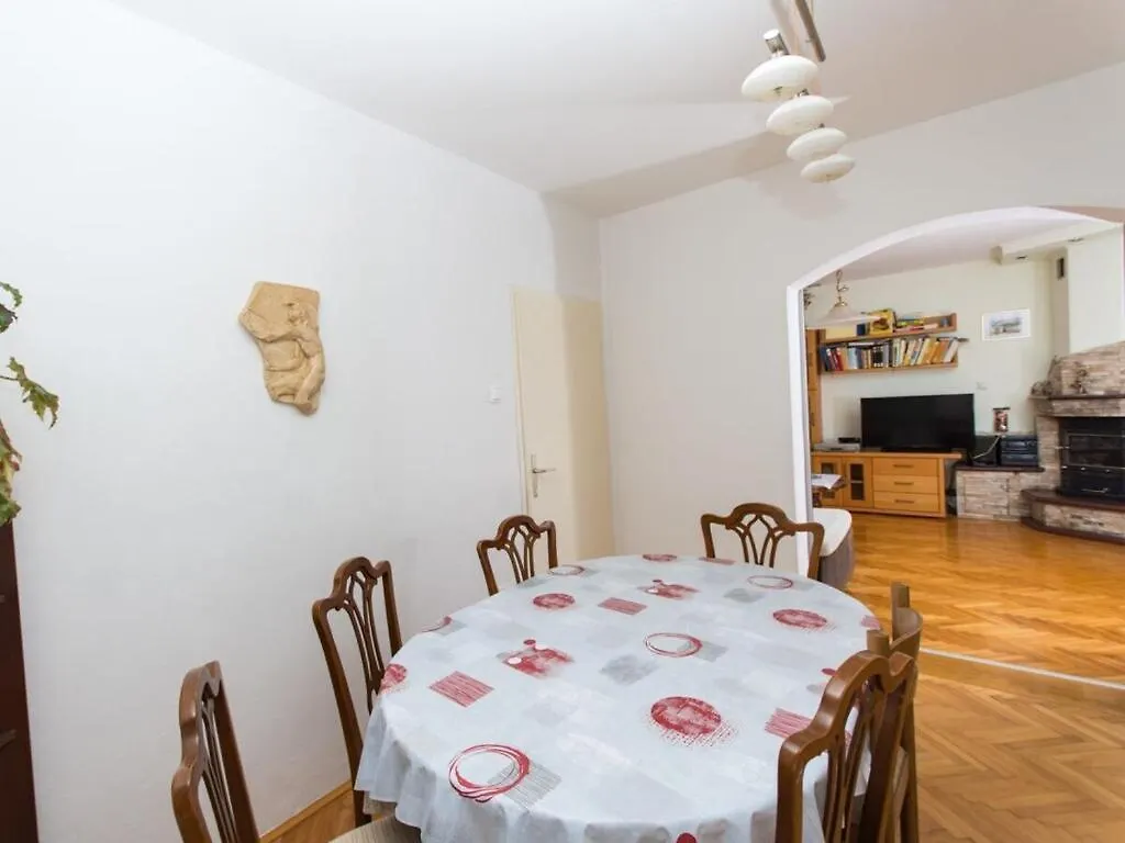 Apartment Villa Rosea Slatine